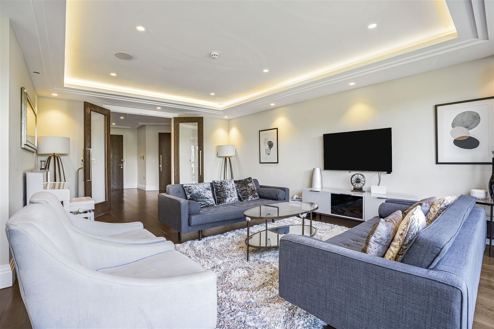 3 bedroom flat for sale 0