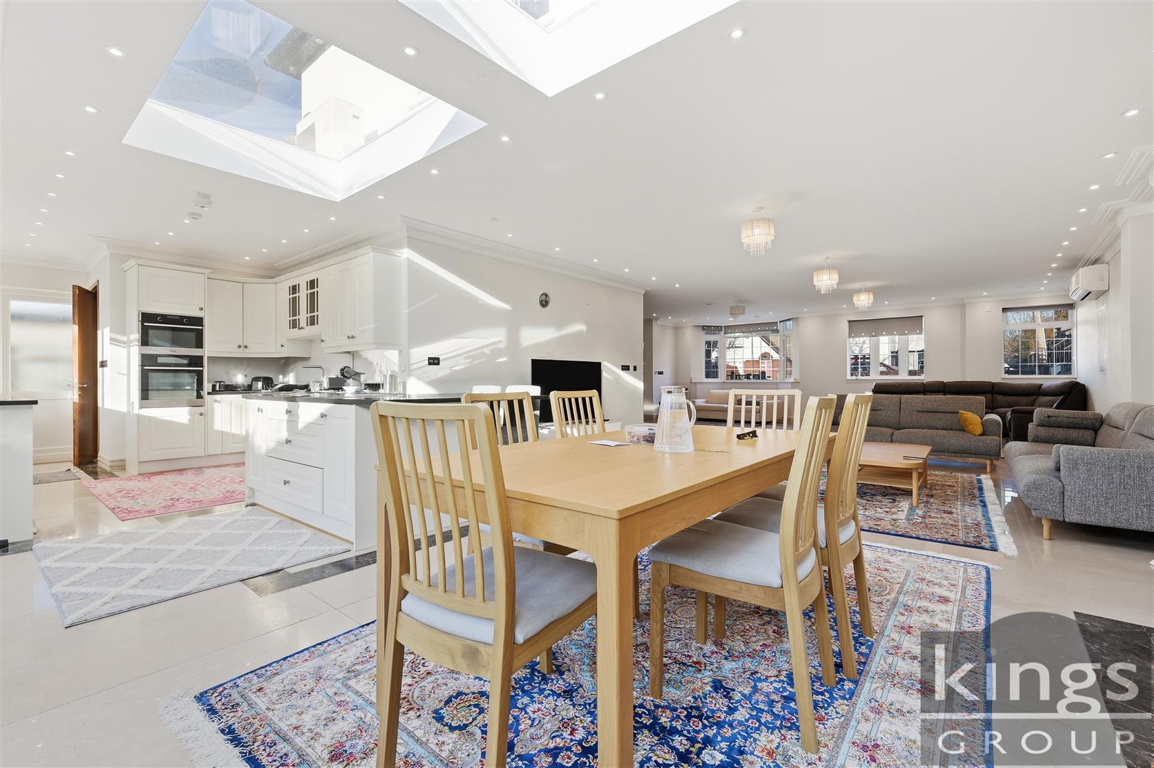 5 bedroom detached house for sale - Million Plus.com The Luxury Marketplace