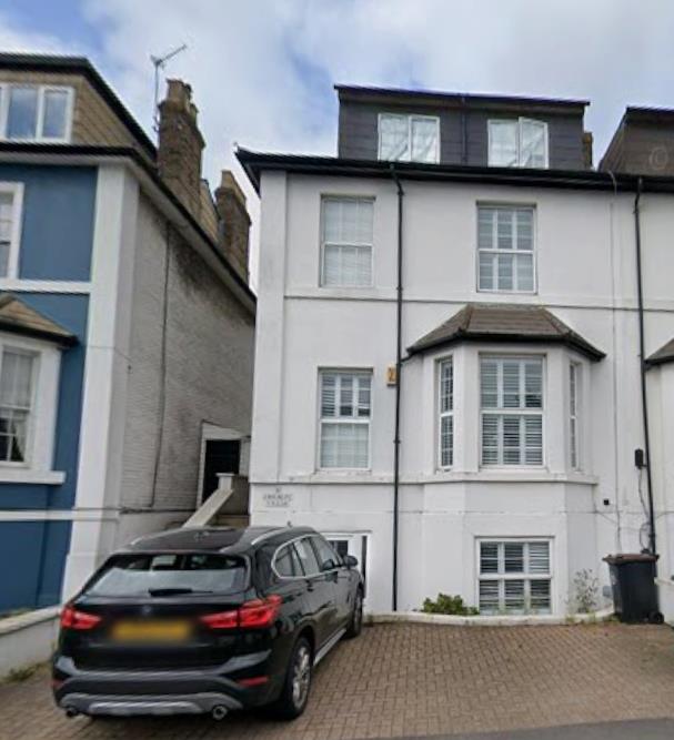 7a, Cholmley Villas, Portsmouth Road, Thames Ditton photo 2