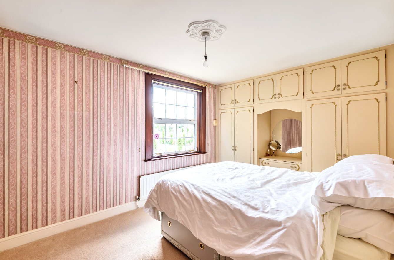 4 bedroom detached house for sale 0