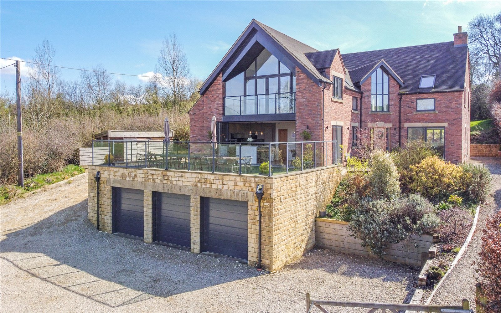 6 bedroom detached house for sale 0