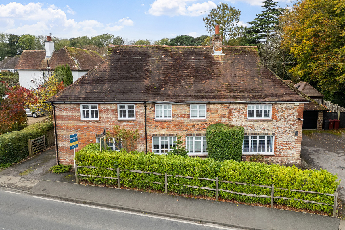 7 bedroom detached house for sale 0