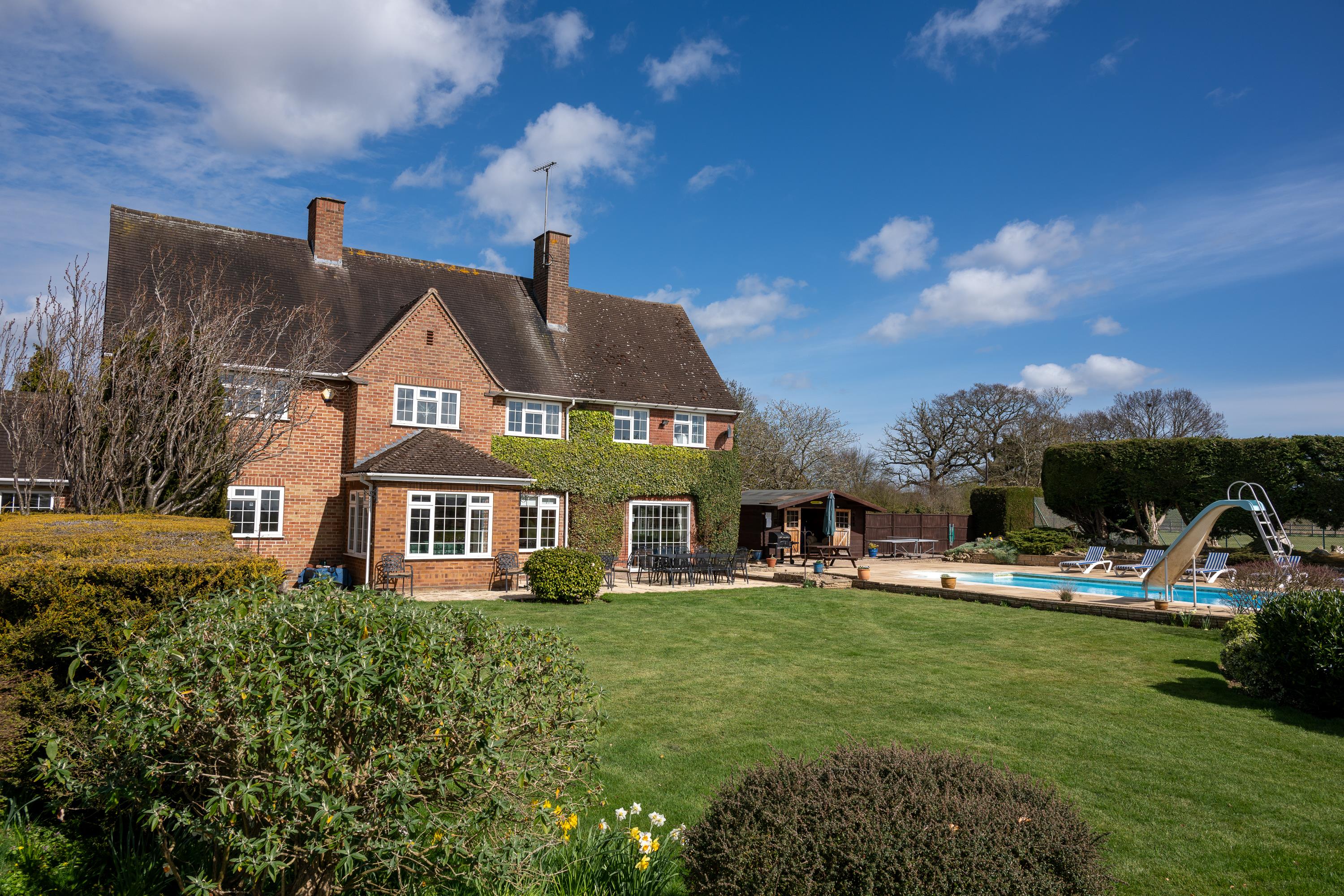 7 bedroom detached house for sale 0