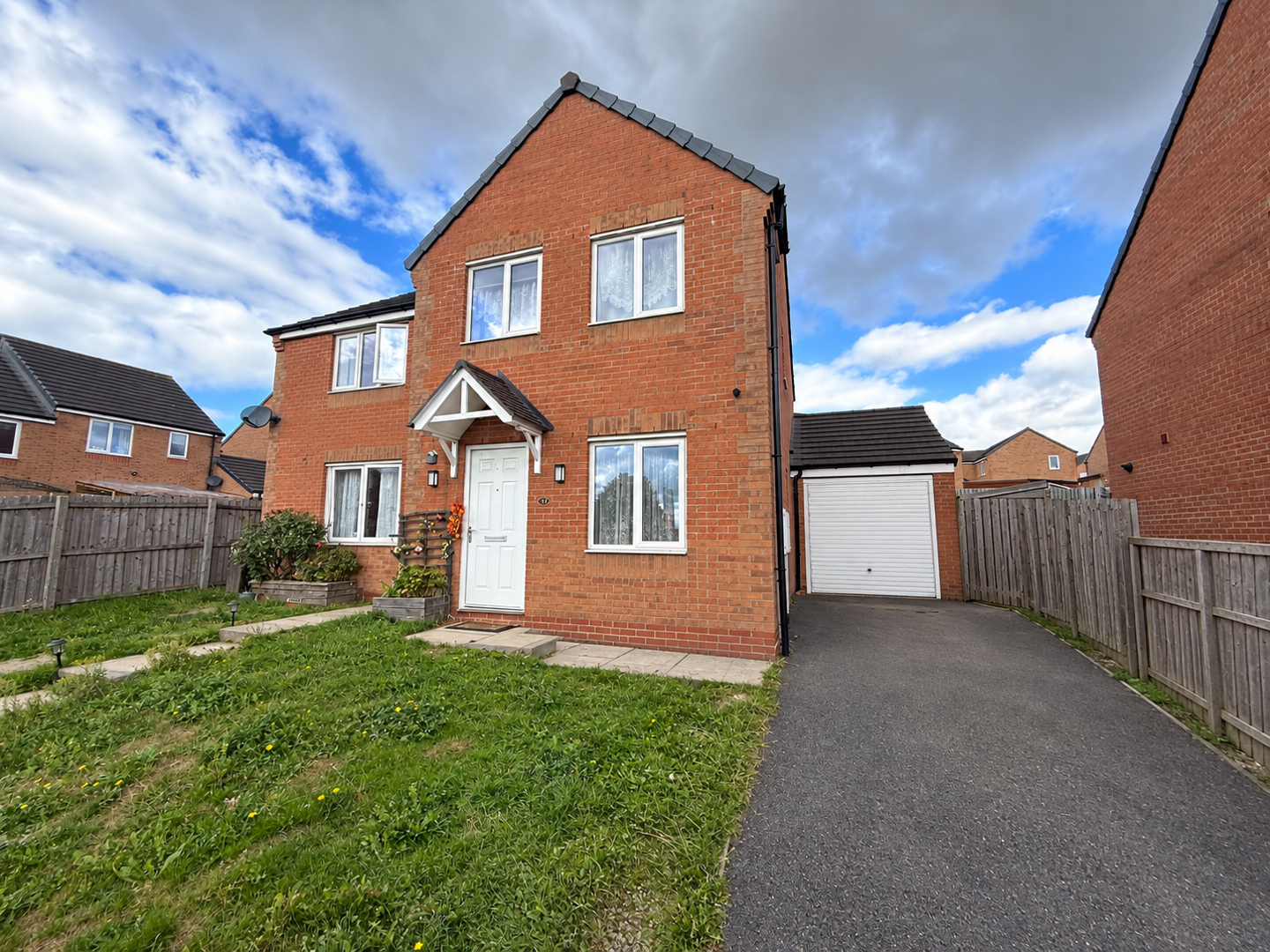 24, Woodland Walk, Pontefract photo 2
