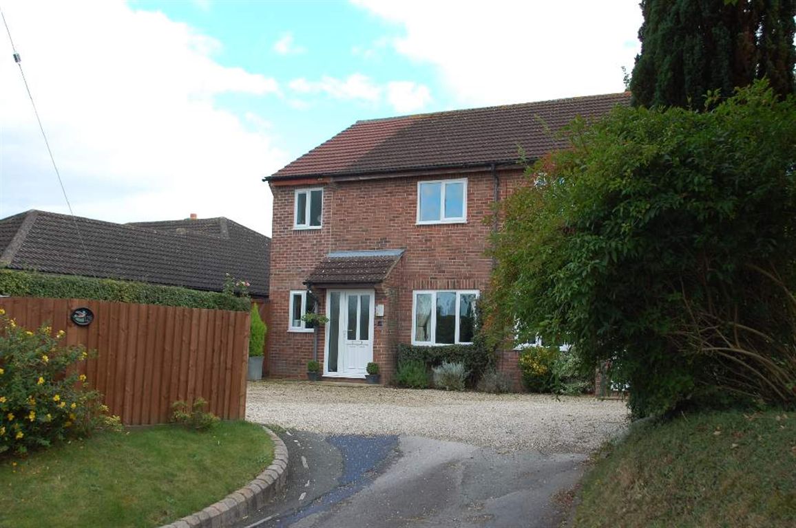 Free property report 12B, Southfields, Boxford, Newbury, RG20 8DG Chimnie