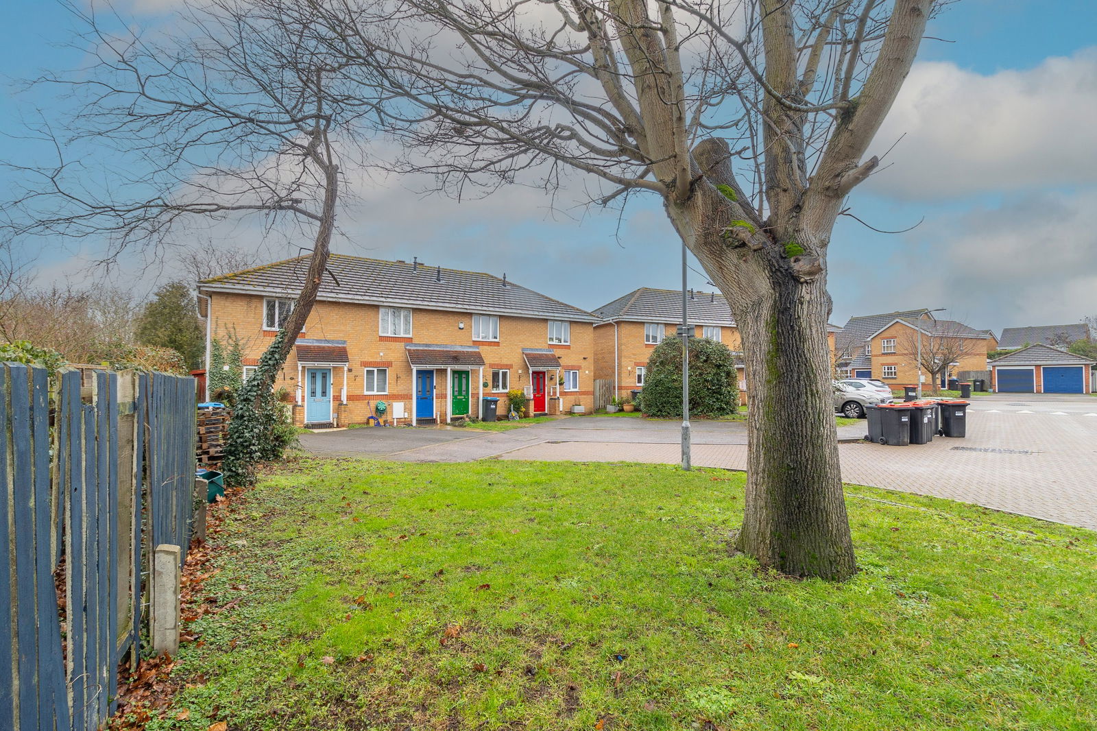 2-bed house on 49, Leary Crescent, Newport Pagnell, £275,000