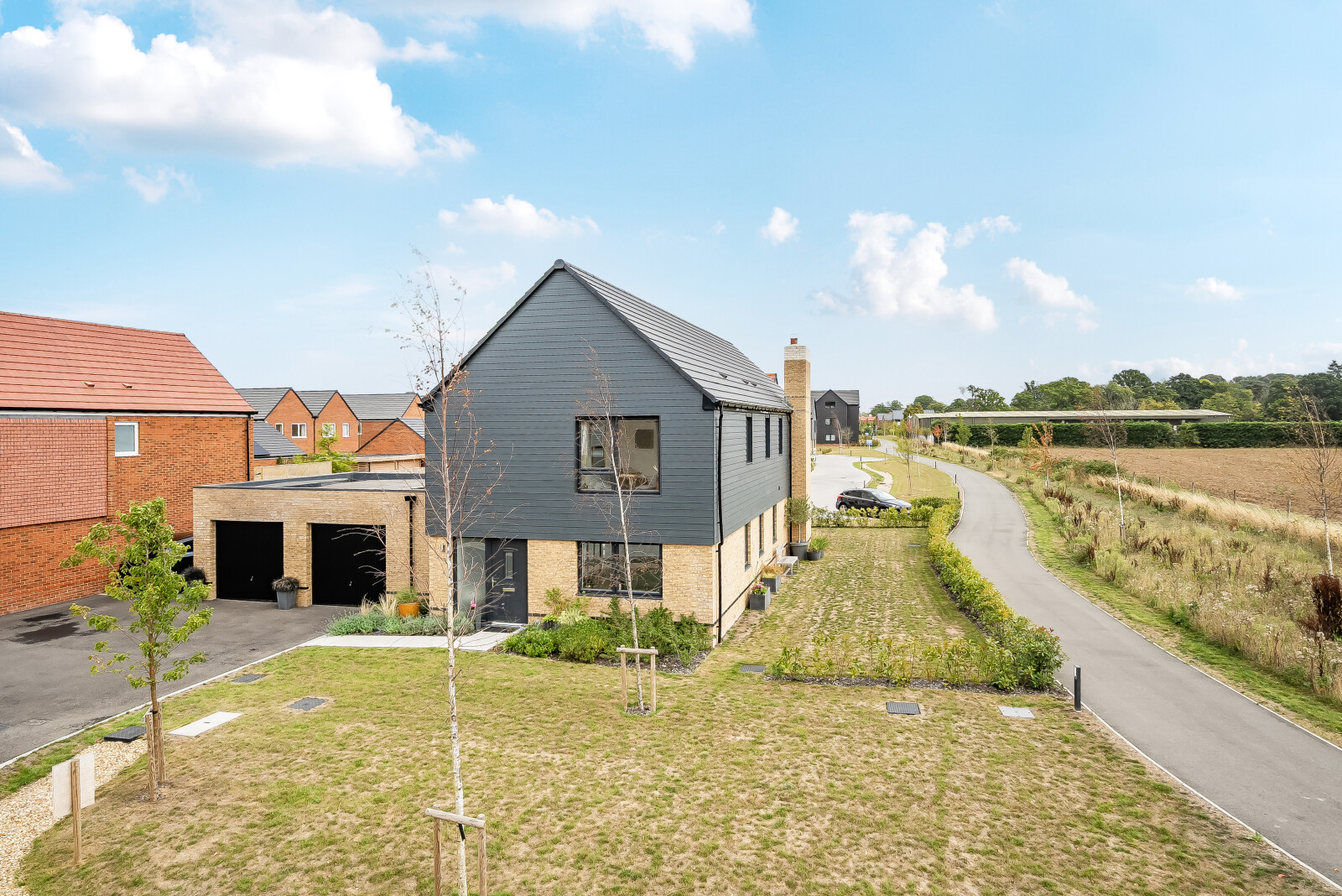 4 bedroom detached house for sale 0