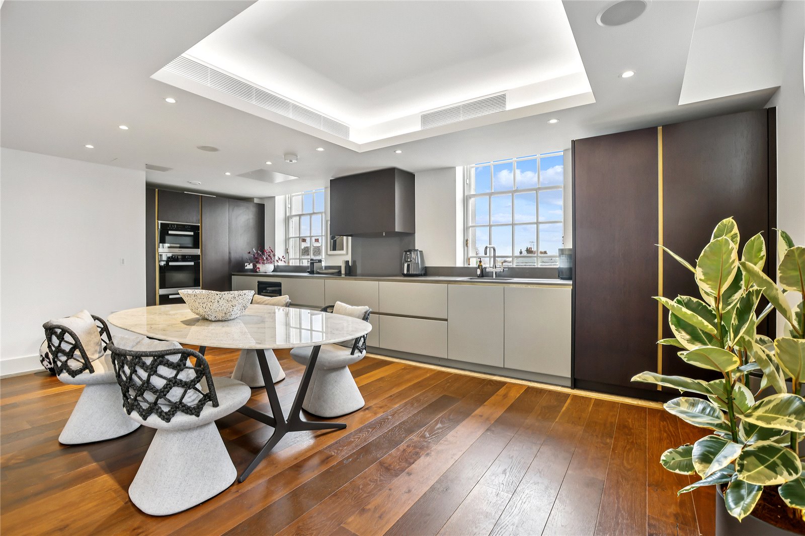 2 bedroom flat for sale 0