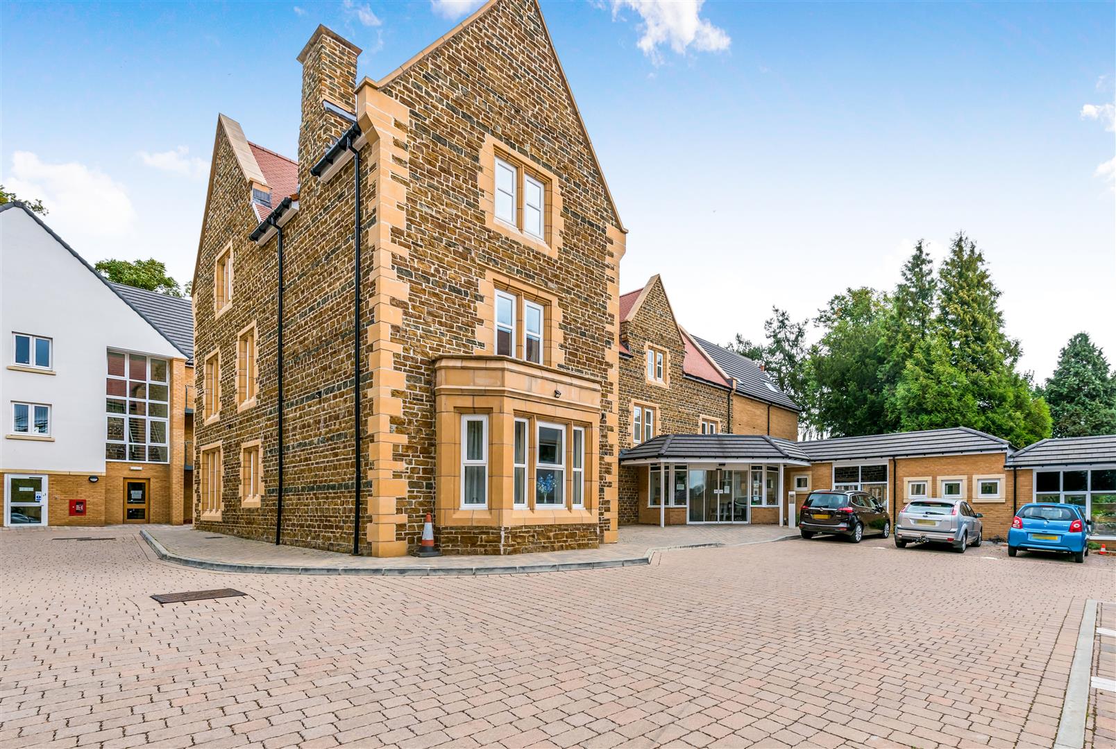 2-bed flat on 33  Wardington Court, Welford Road, Northampton, £240,000