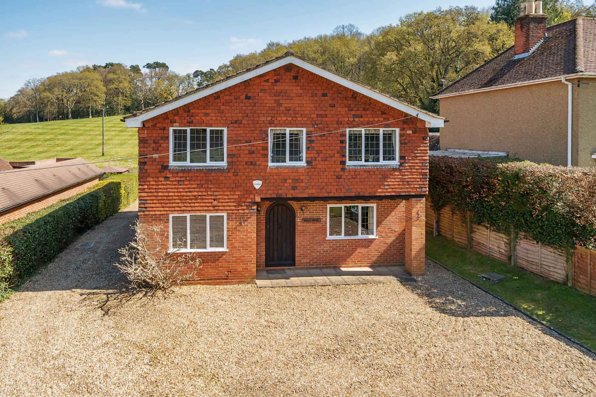 4 bedroom detached house for sale 0