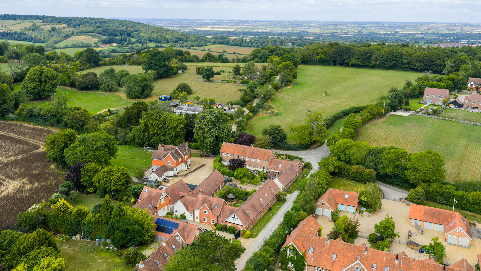 3 bedroom detached house for sale in Guildford
