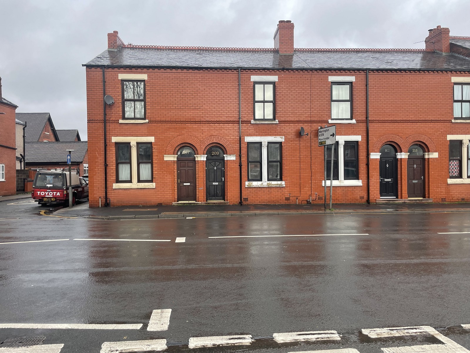 209, Chapel Street, Leigh photo 2