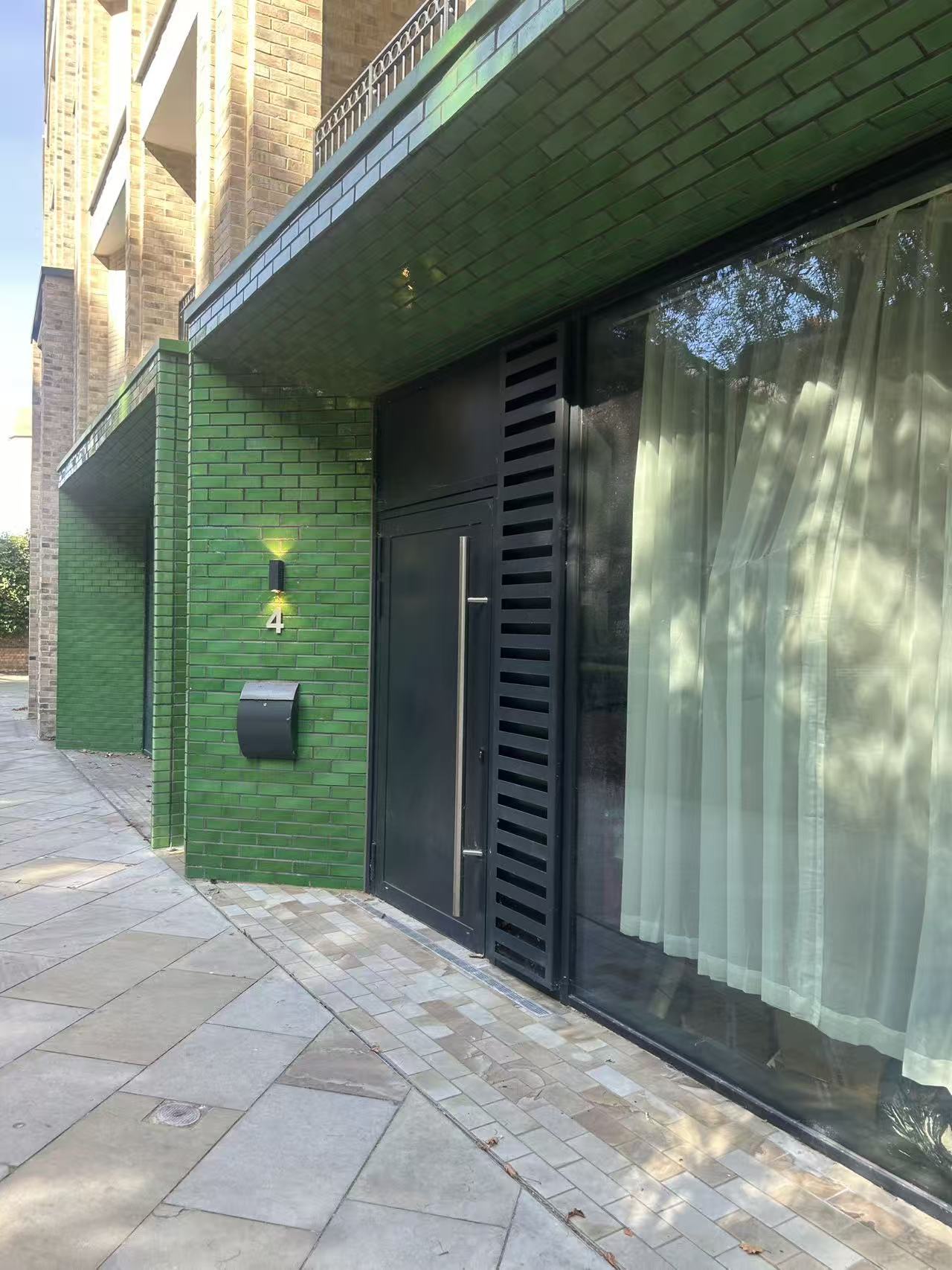 4 One Cluny Mews, Cluny Mews, London photo 2