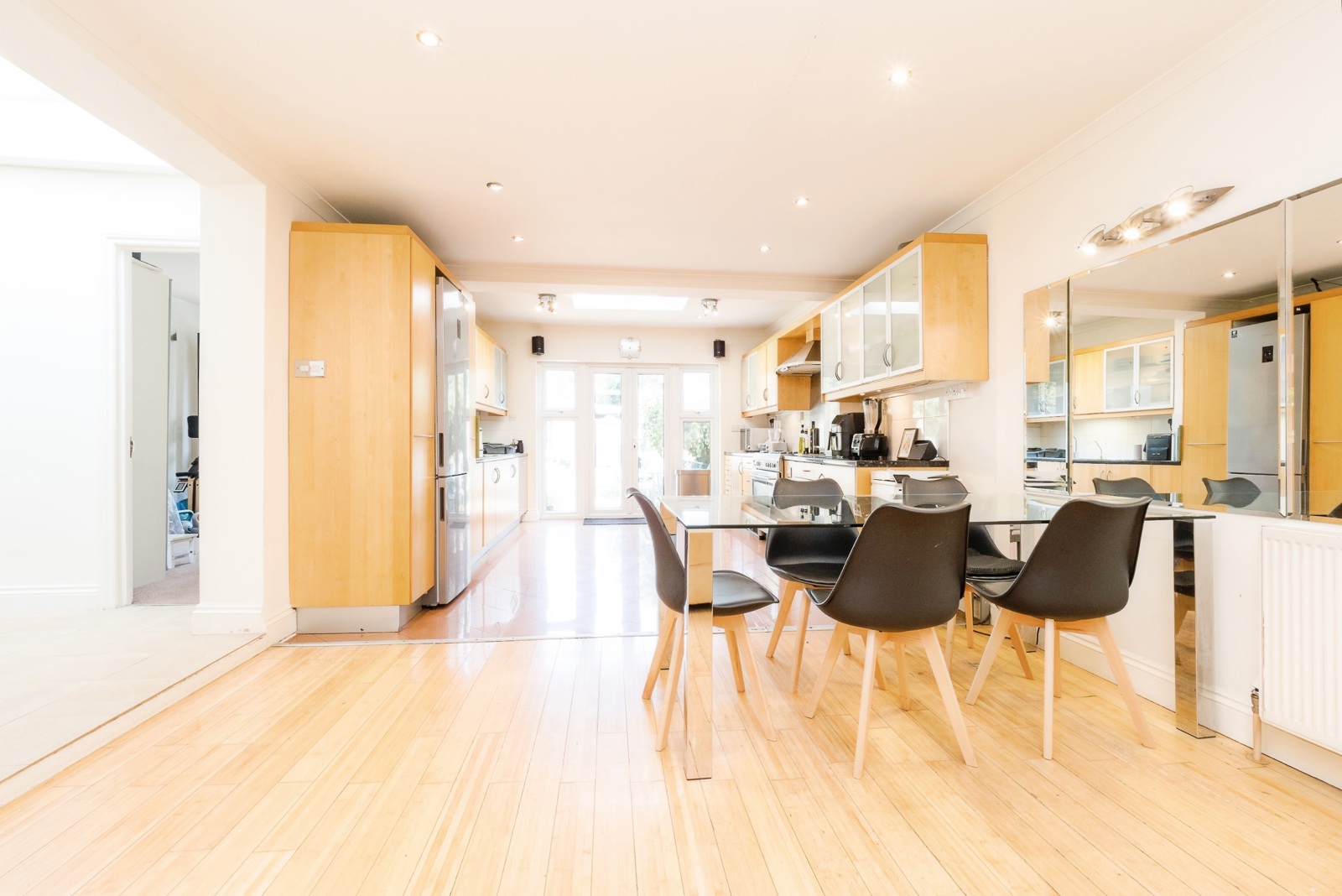 6 bedroom semi-detached house for sale 0