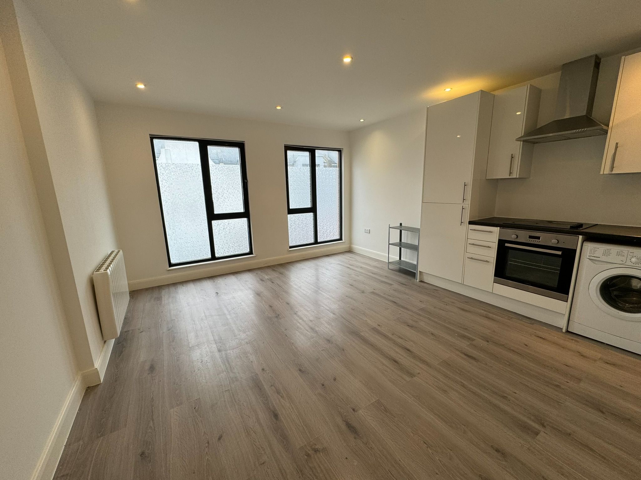 6 Sheila Court, London photo 5