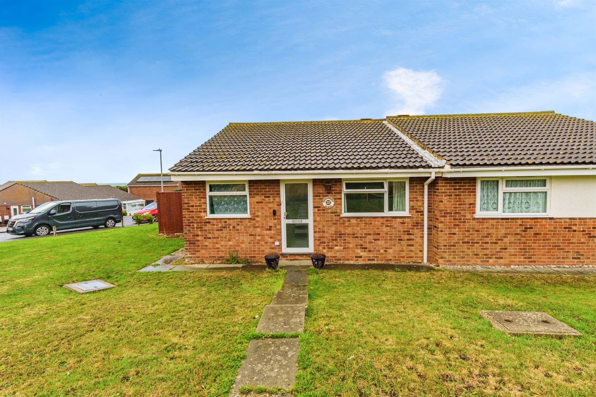 22, Rosemount Close, Seaford photo 3
