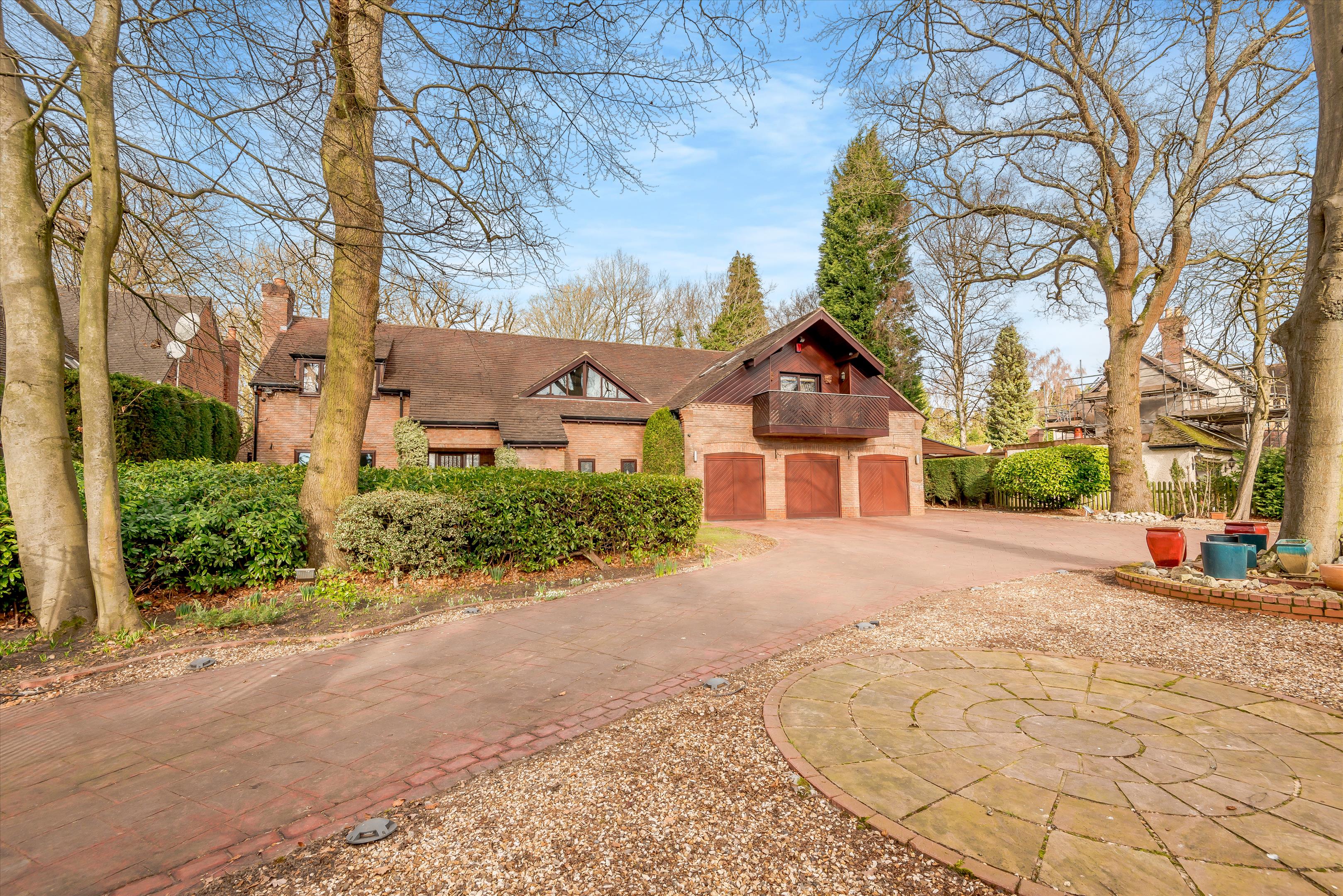 5 bedroom detached house for sale