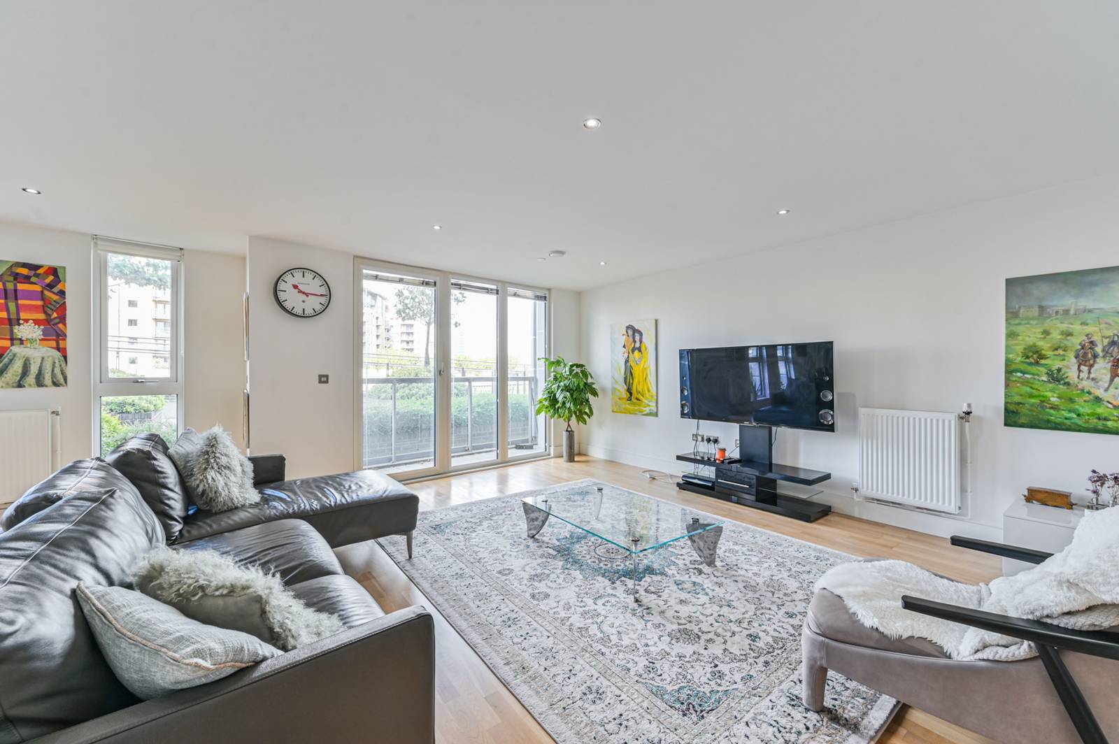 3 bedroom flat for sale 0