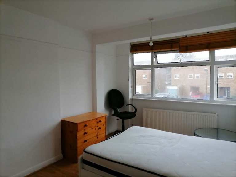 Spencer Road, Mitcham photo 3