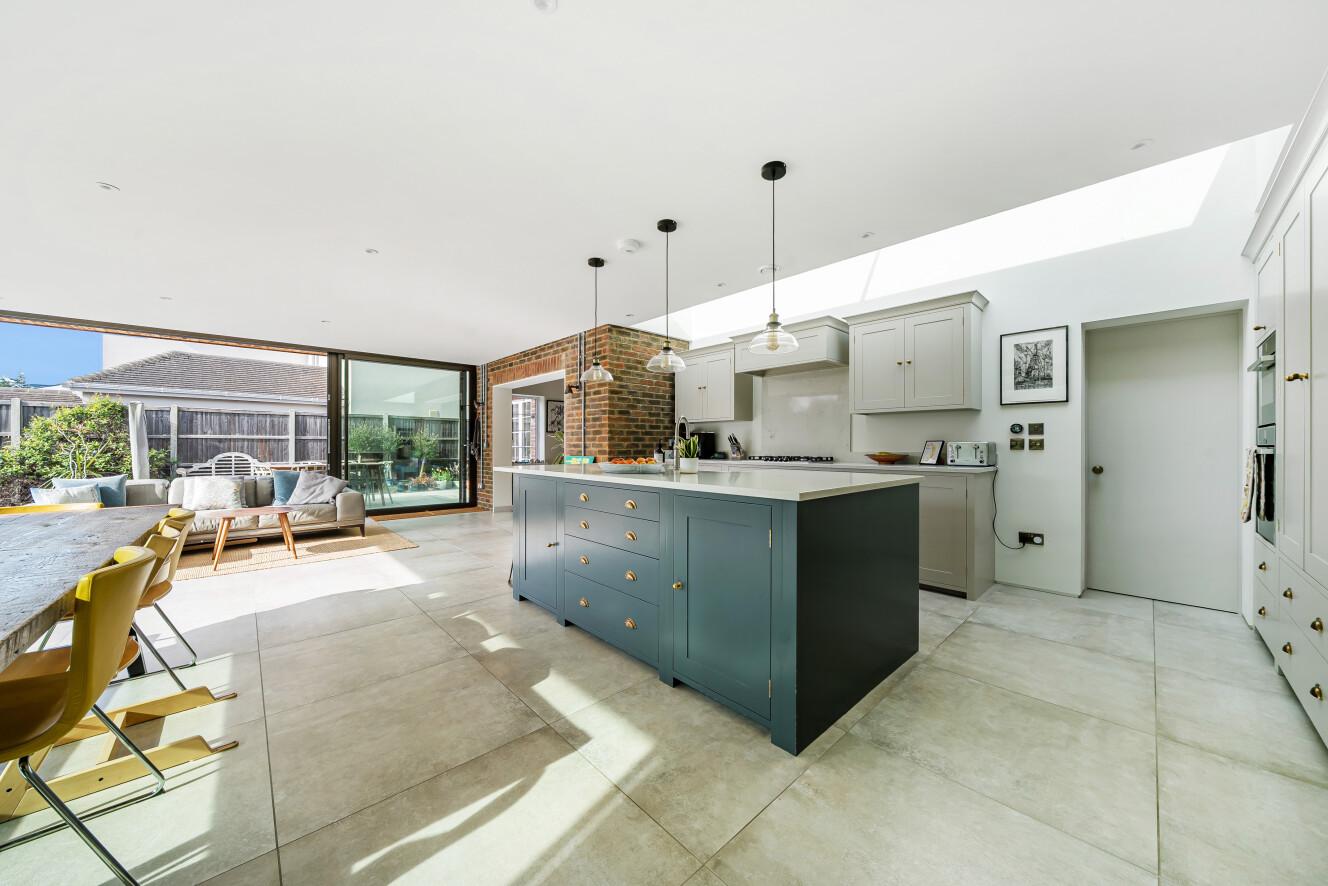 4 bedroom detached house for sale 0