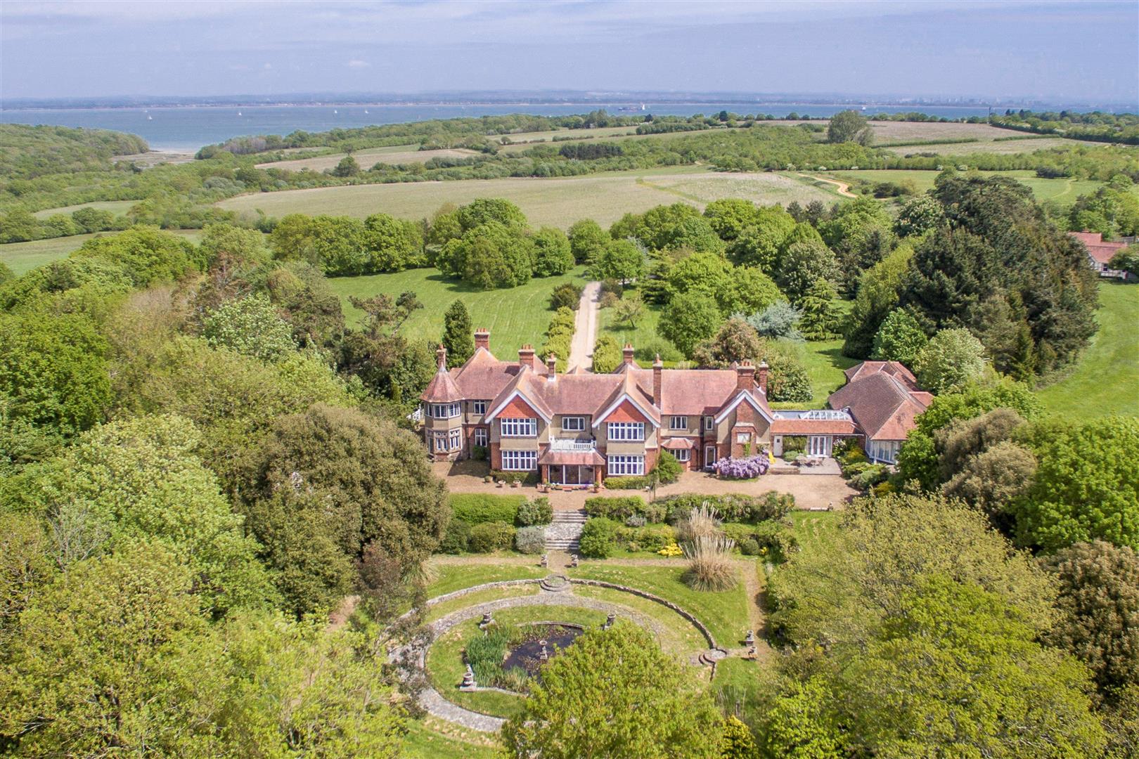 7 bedroom property for sale 0