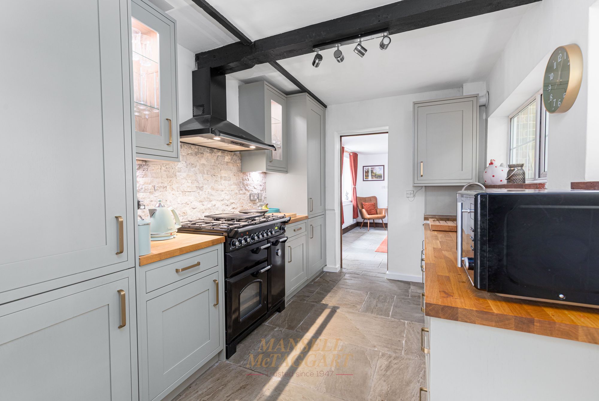 Forge Cottage Balcombe Road, Crawley photo 4