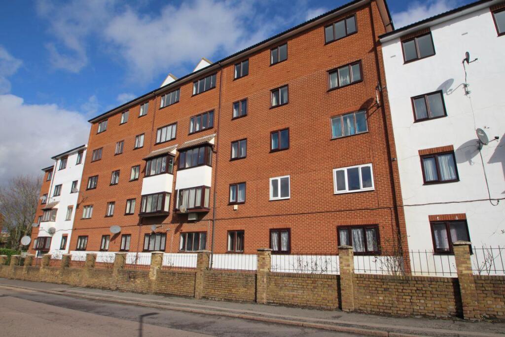 Ashdown Court Harts Lane, Barking photo 5
