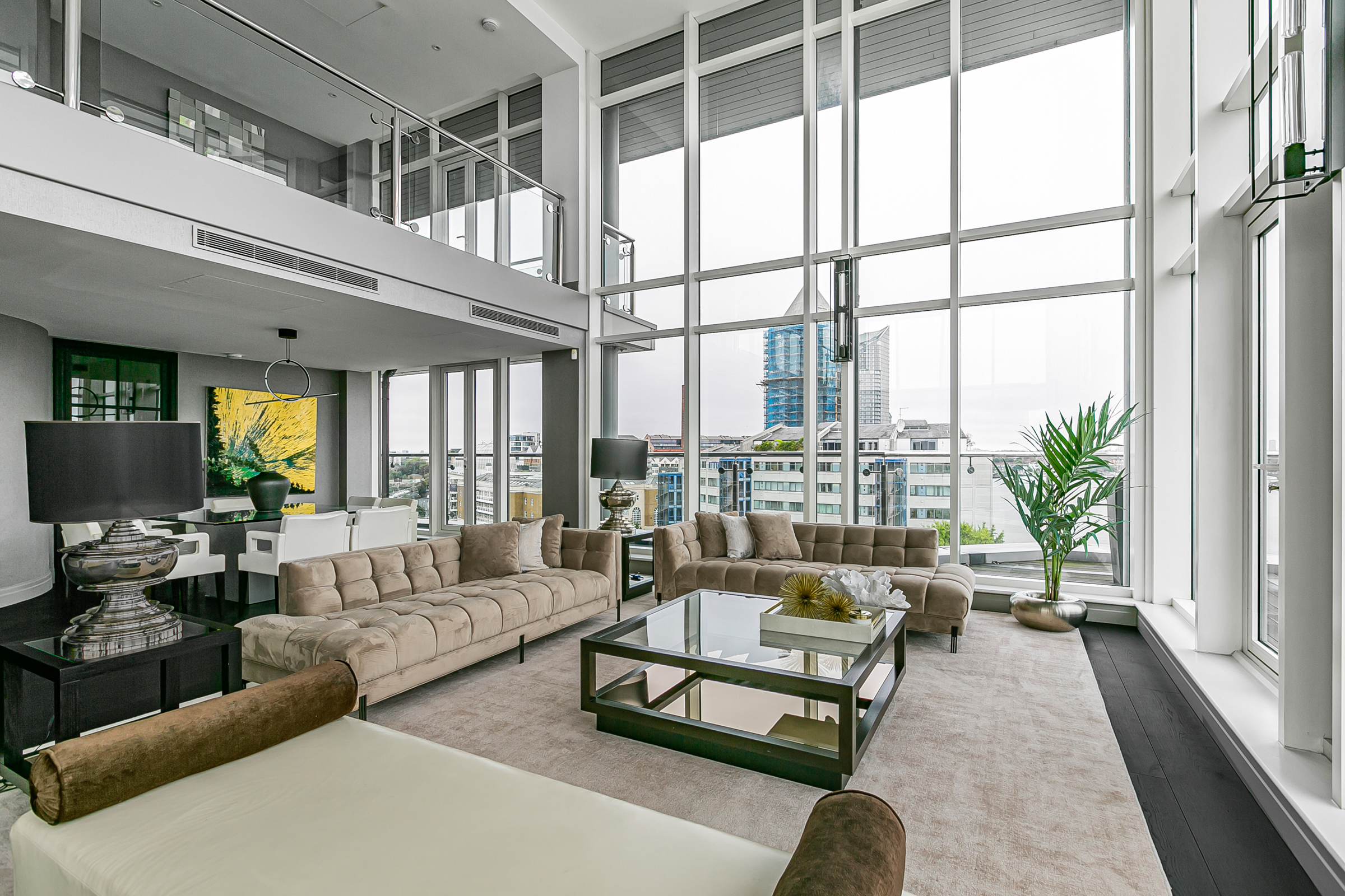 4 bedroom flat for sale 0