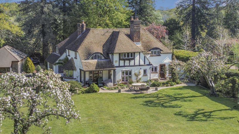 4 bedroom detached house for sale in Horsham