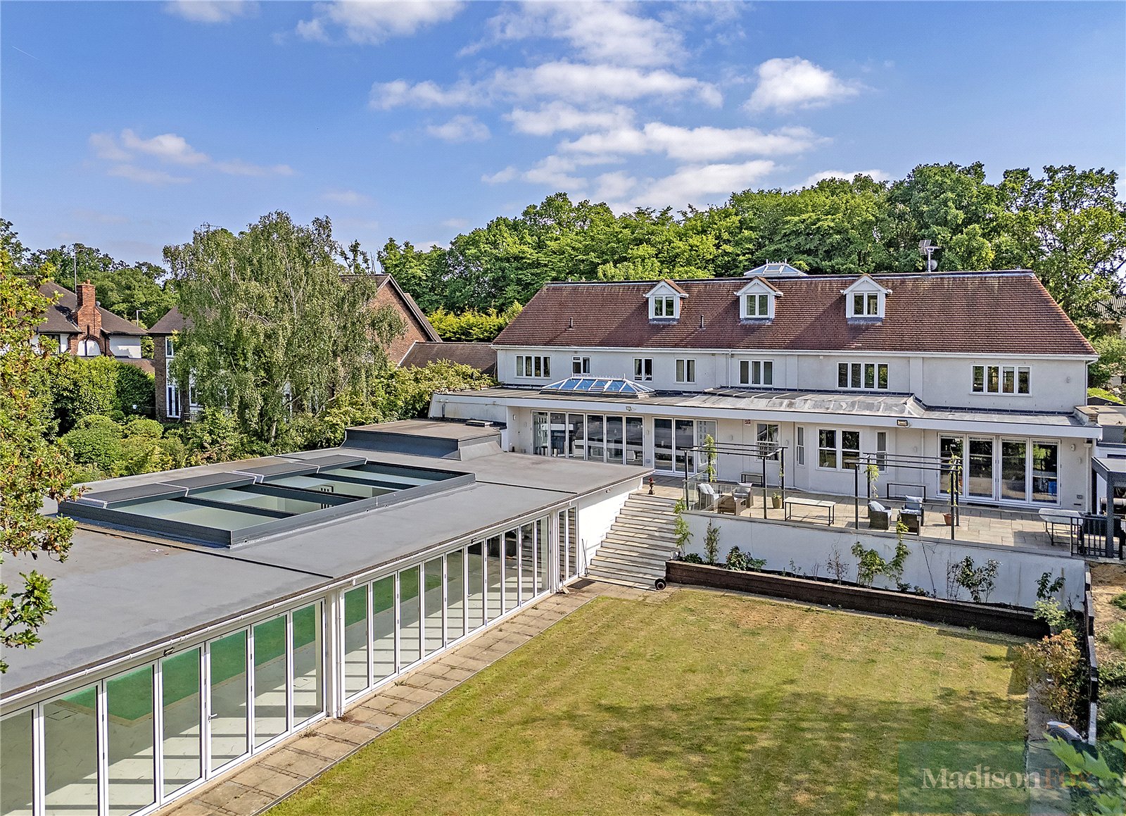 8 bedroom detached house for sale 0