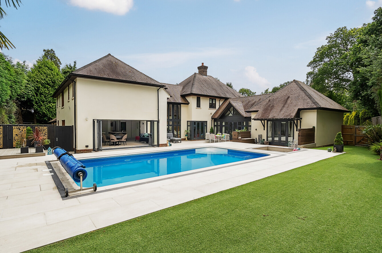 7 bedroom detached house for sale 0