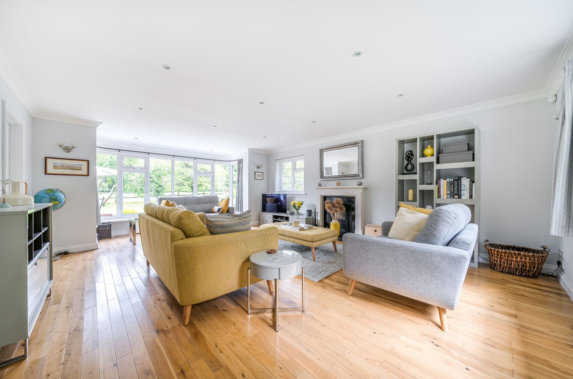 5 bedroom detached house for sale 0