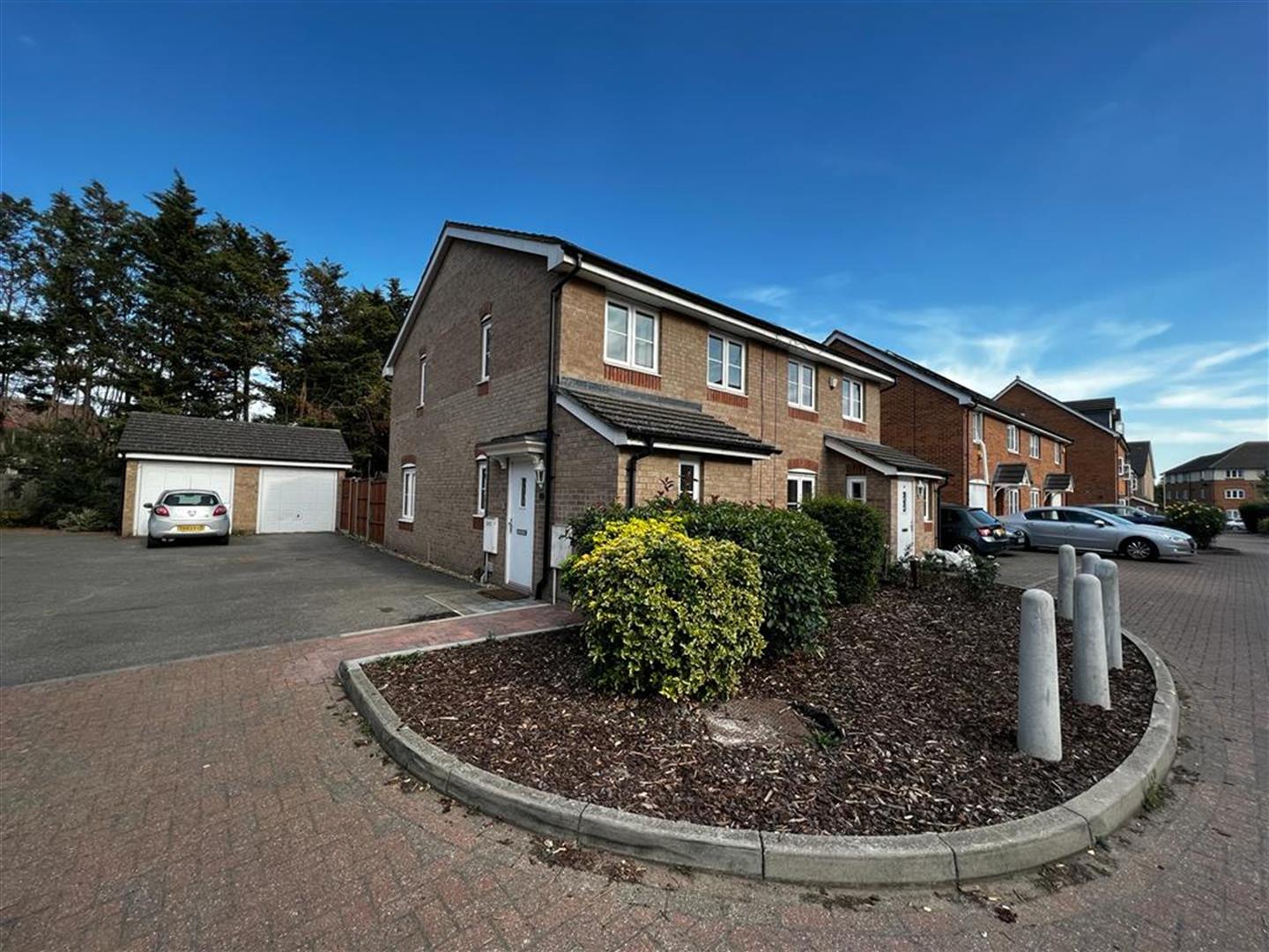 40, Nine Acres Close, Hayes photo 3