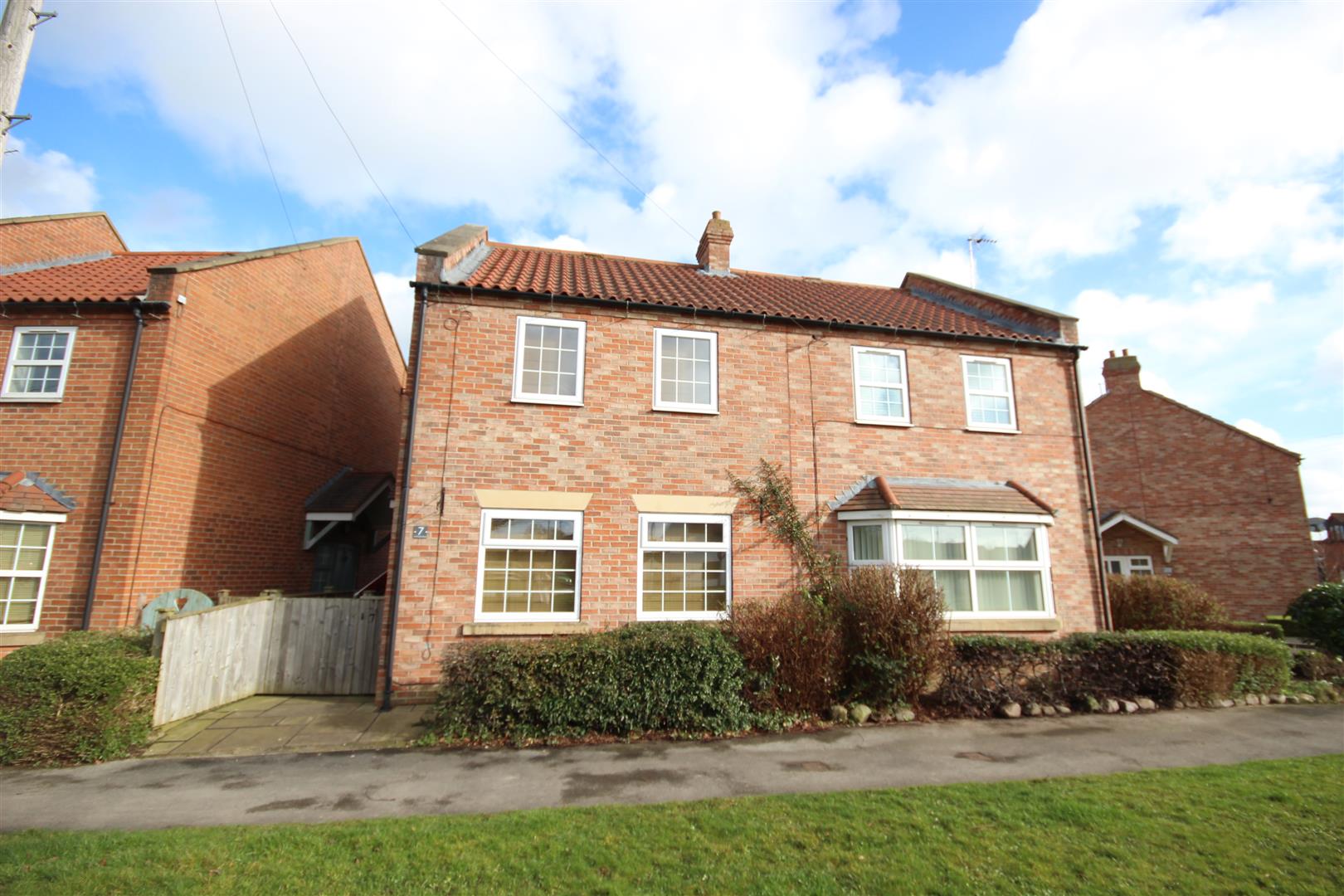 2-bed house on 7, Orchard Mews, Brandesburton, £149,950