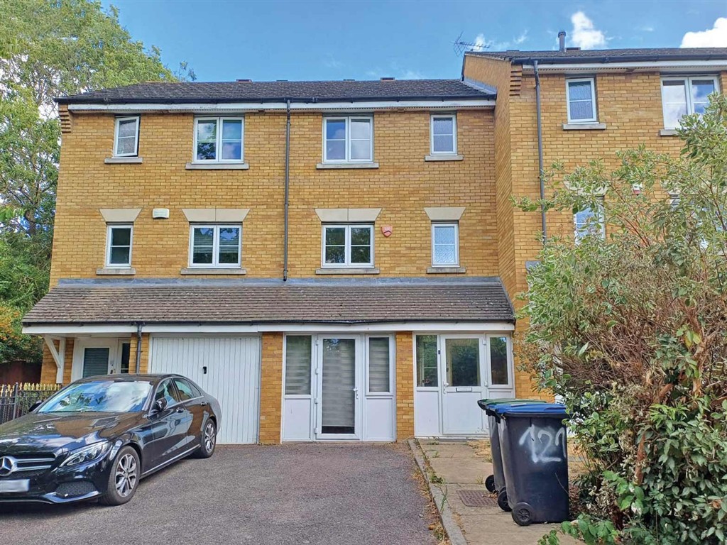 121, Westminster Drive, London photo 3