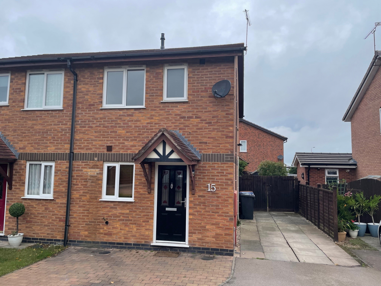 15 Freswick Close, Hinckley photo 2
