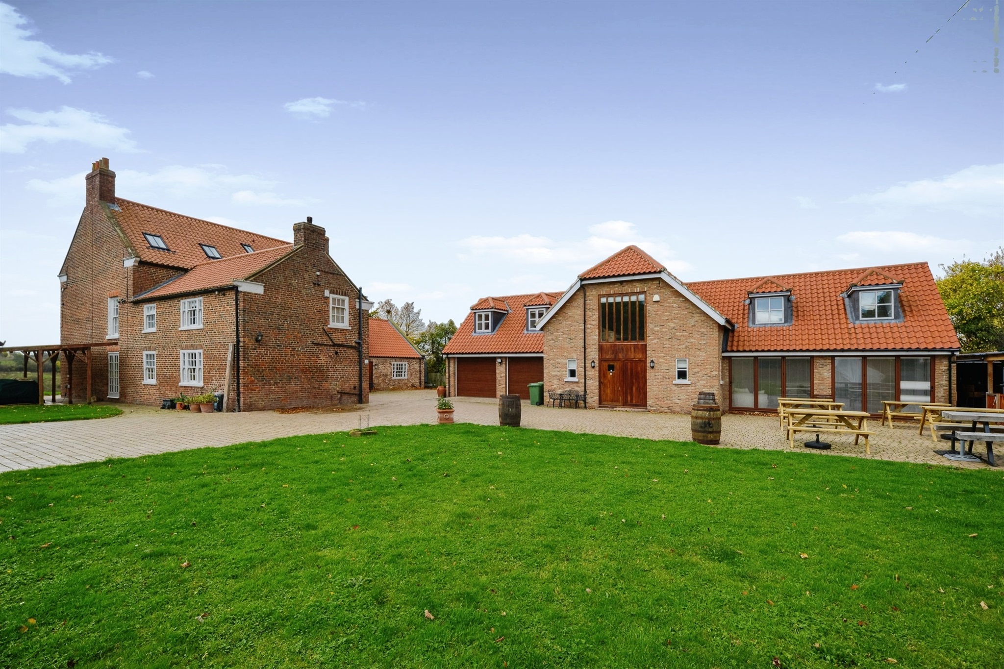 9 bedroom detached house for sale 0