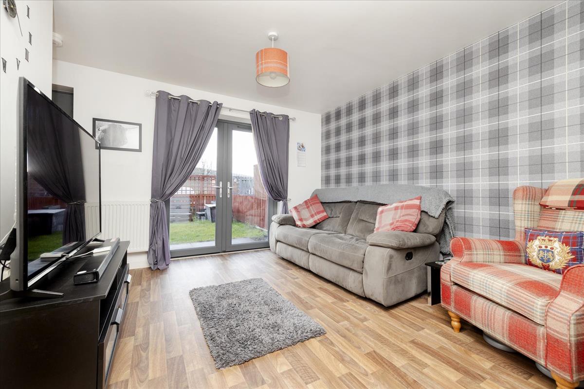 3 Wester Suttieslea Gardens, Newtongrange photo 4