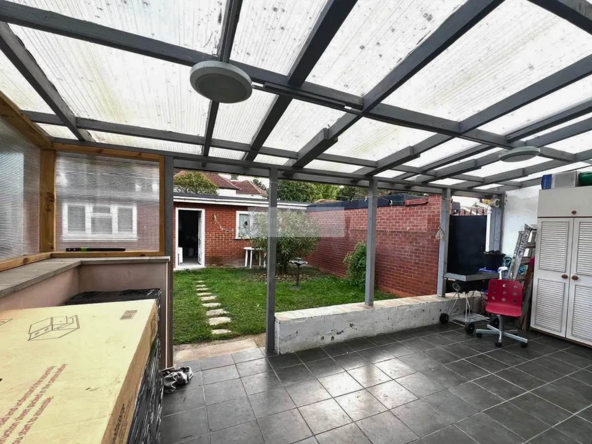 St. Pauls Close, Hounslow photo 4