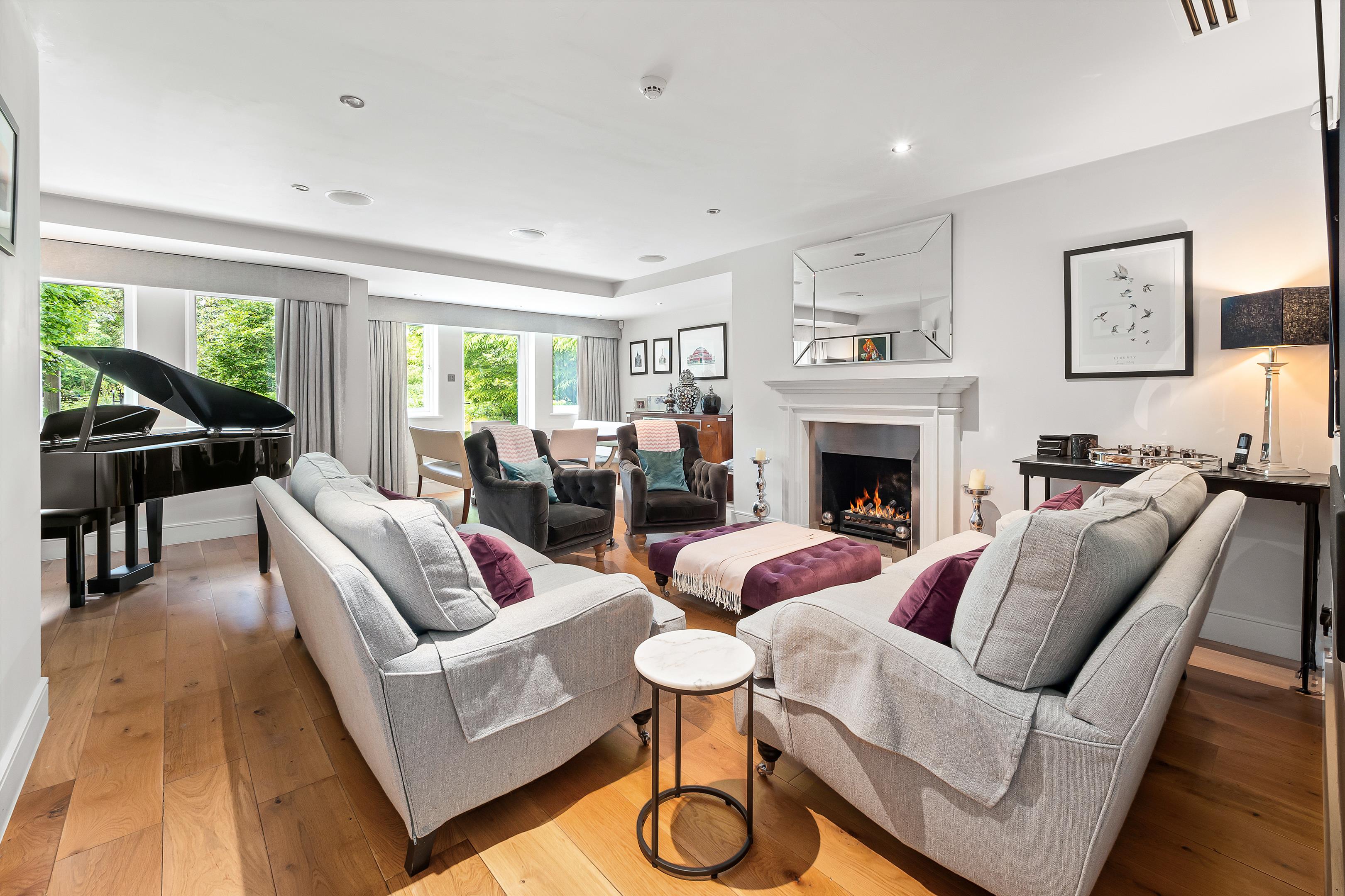 5 bedroom detached house for sale 0