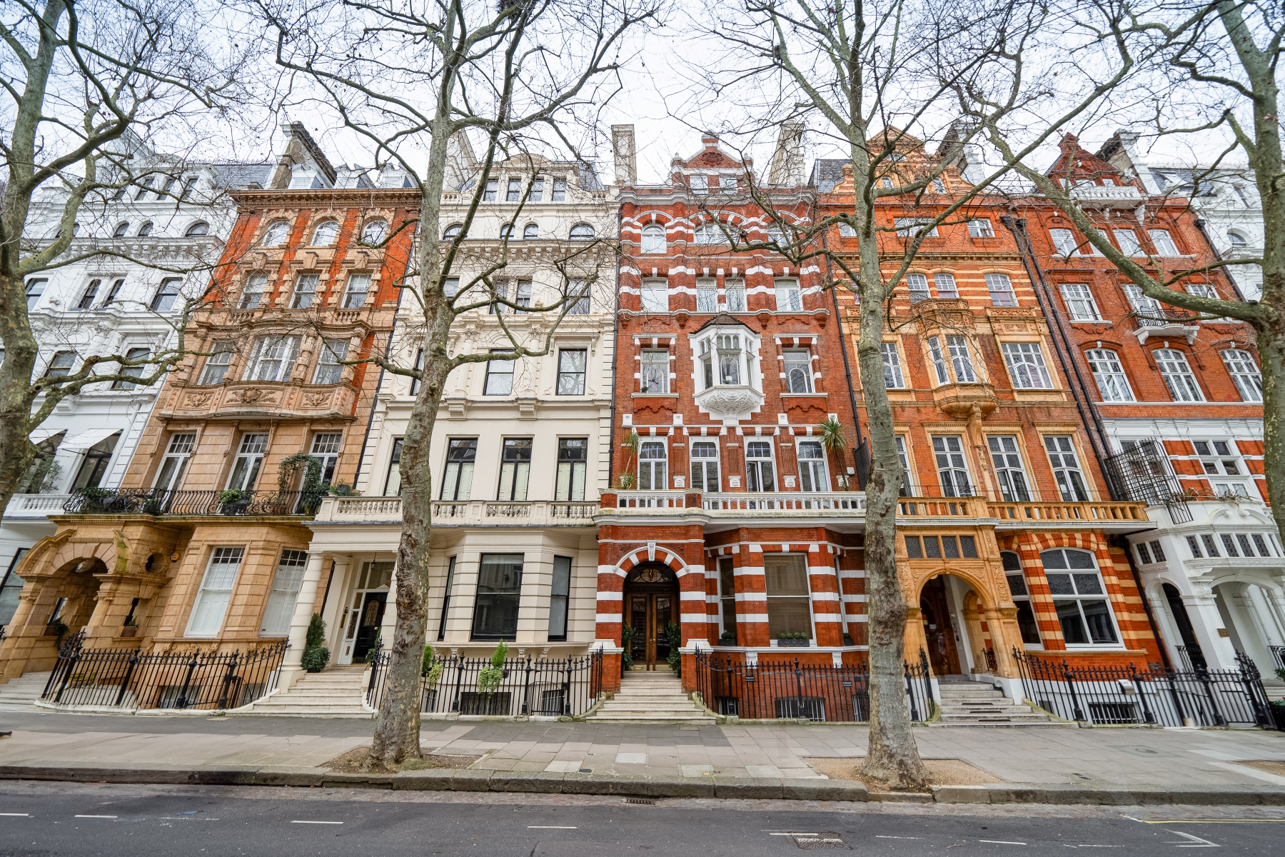 3 bedroom flat for sale 0