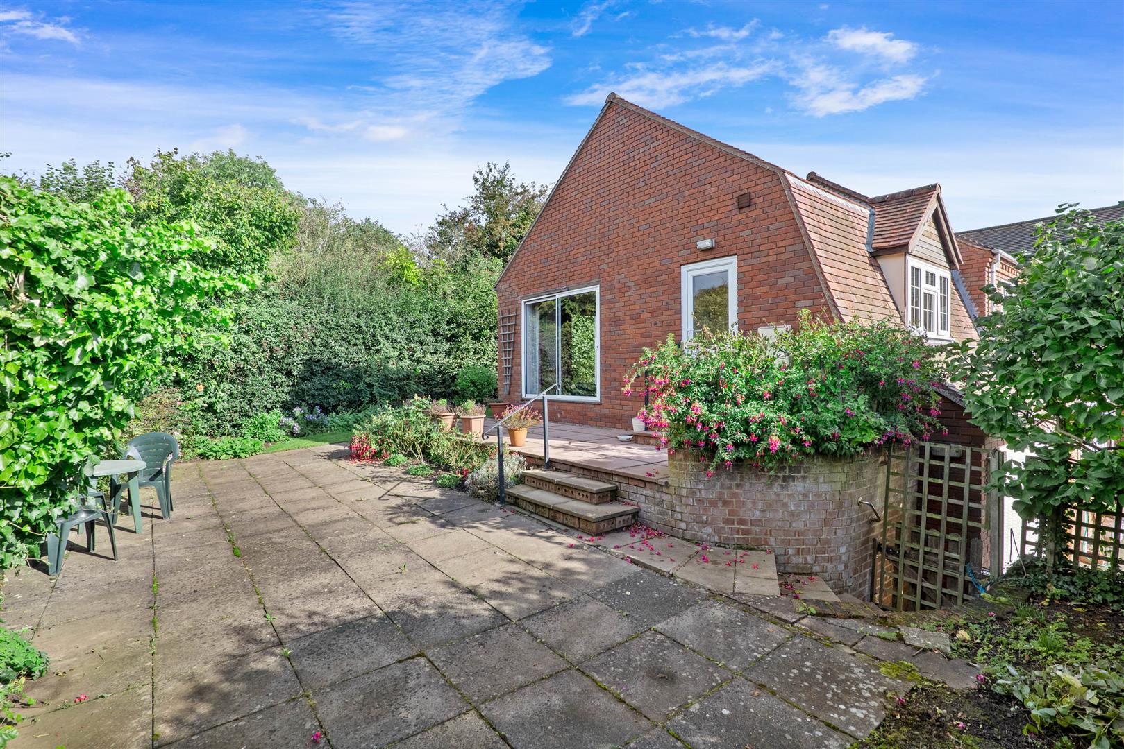 Photos of Hope Lane, CliftonOnTeme, Worcester WR6 65708982