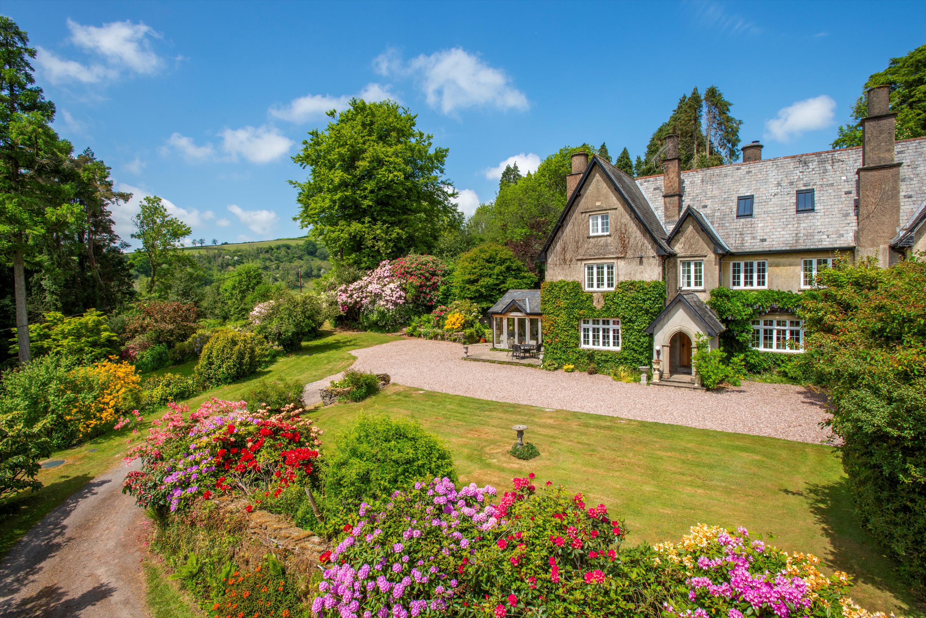 5 bedroom semi-detached house for sale 0