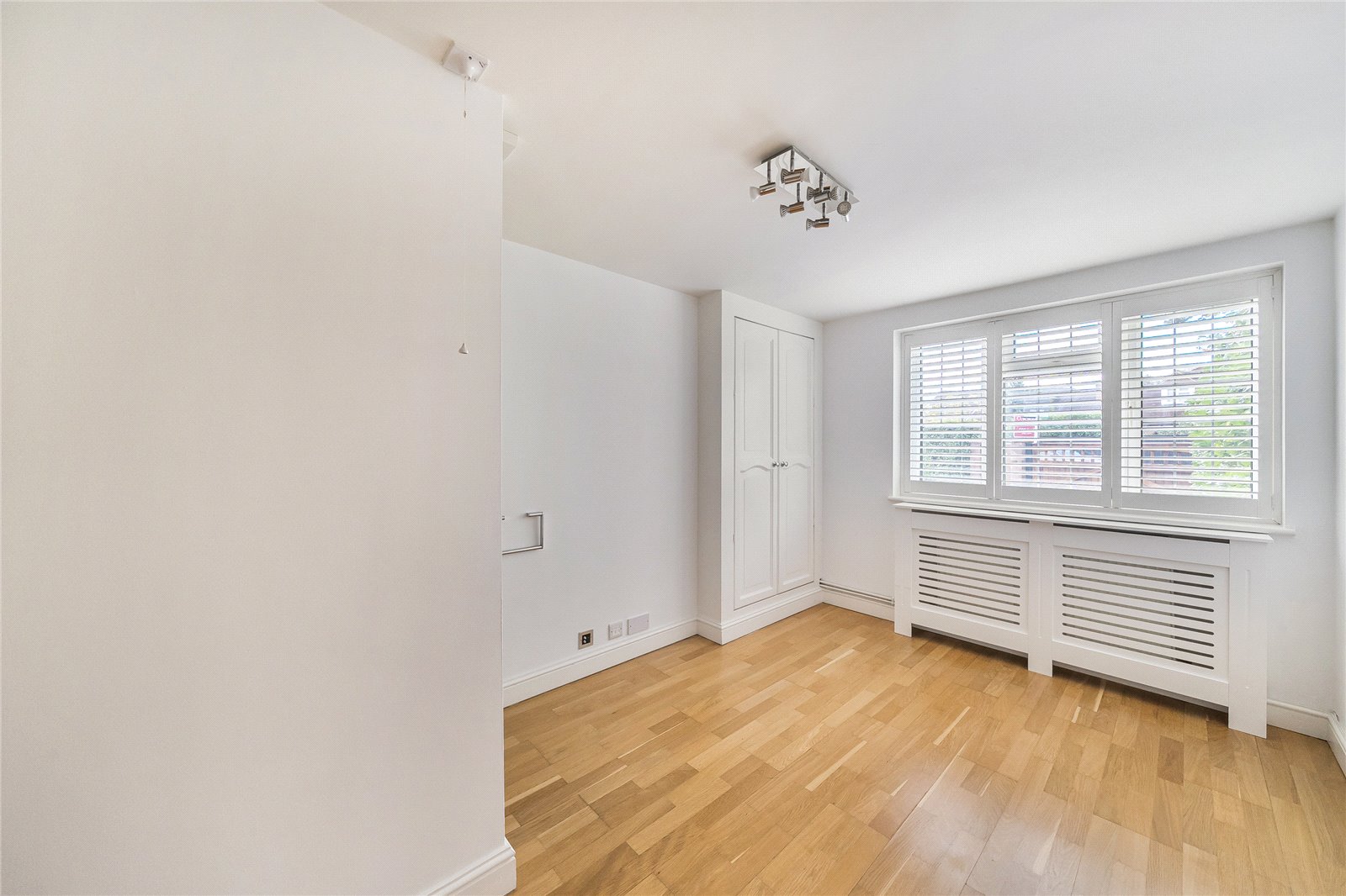 4 bedroom detached house for sale 0