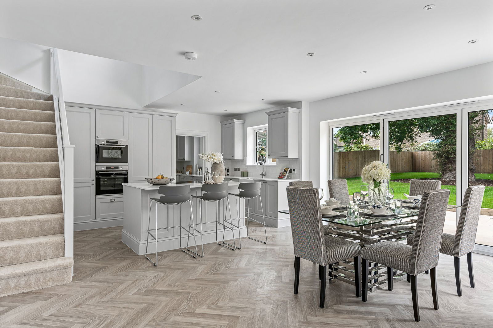 4 bedroom detached house for sale 0