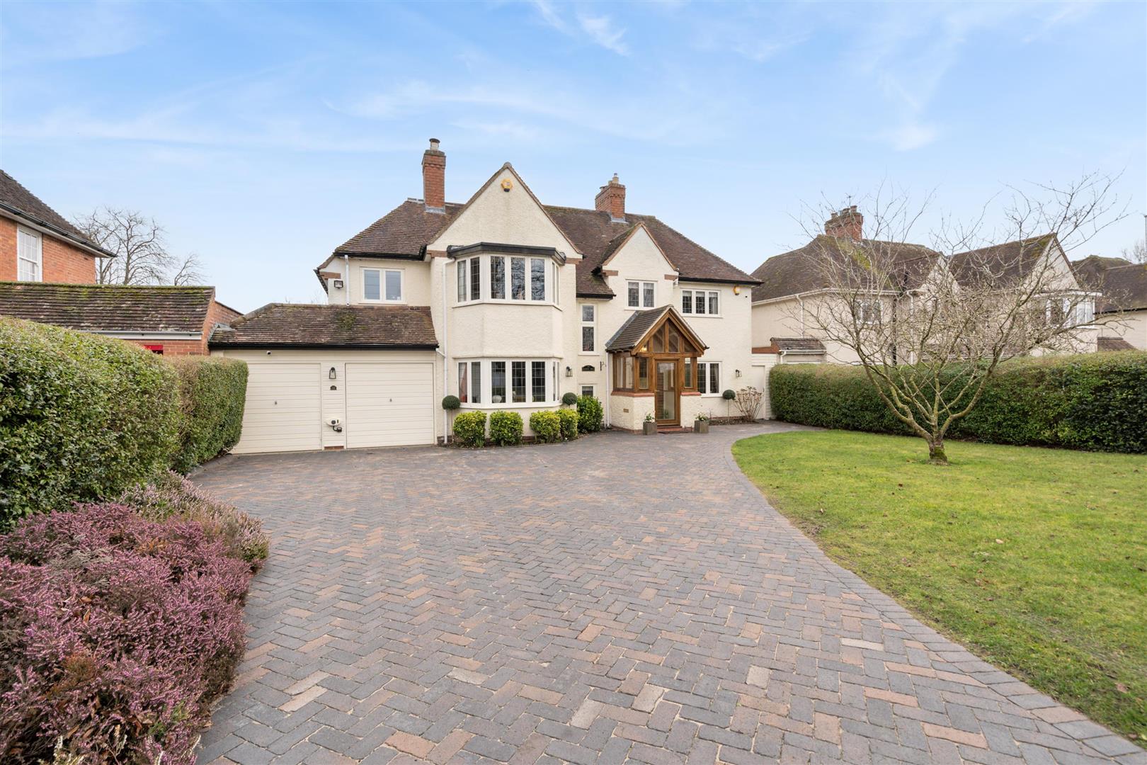 5 bedroom detached house for sale 0