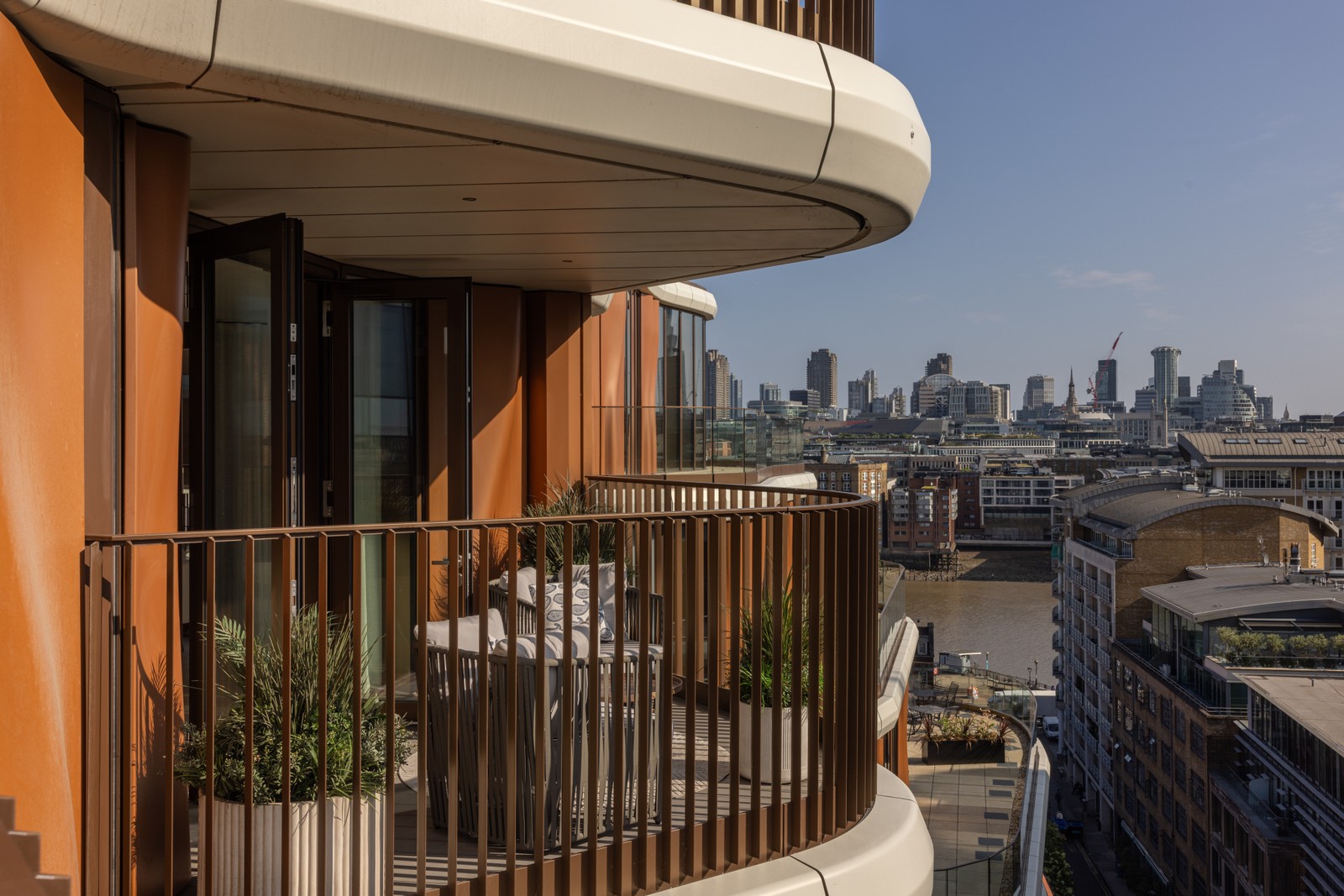 3 bedroom new flat for sale 0