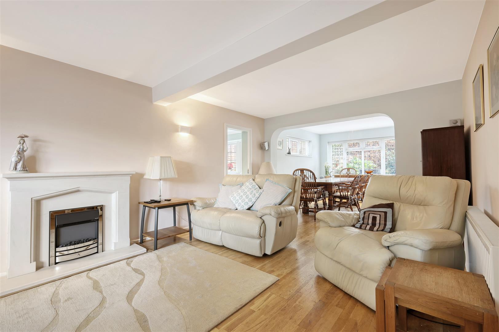 5 bedroom semi-detached house for sale 0