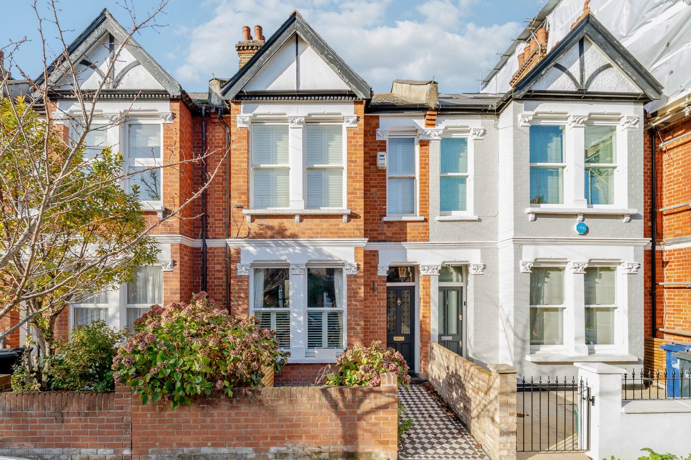 3 bedroom terraced house for sale in London
