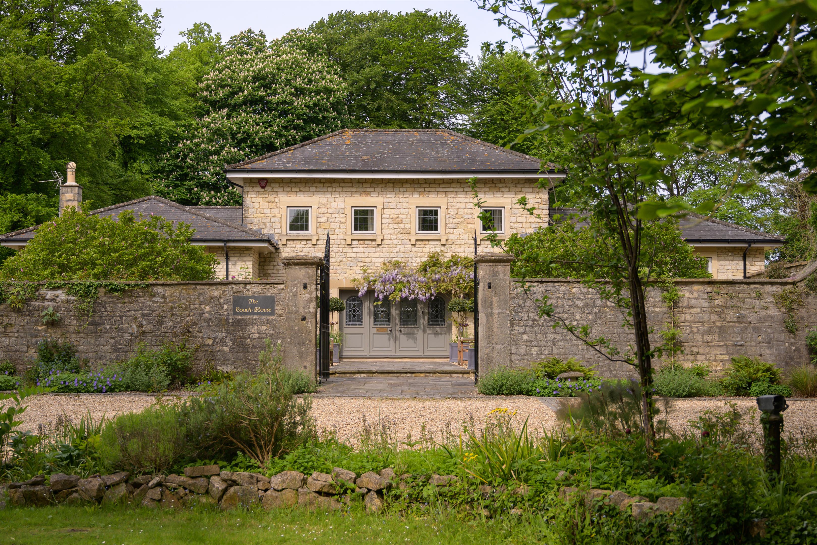 Photos of Kingwell Hall, Hayeswood Road, Timsbury, Bath BA2 67447971